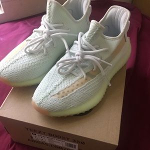 Yeezy Hyperspace 350 V2